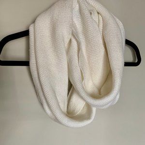 H&M DIVIDED WHITE INFINITY SCARF